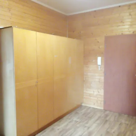 V Drevenem Dome アパート