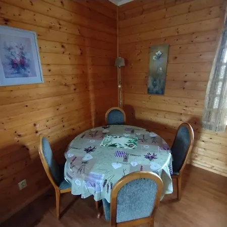 V Drevenem Dome Apartment
